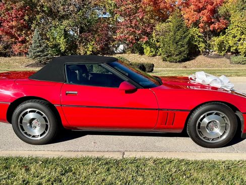 Used 1987 Chevrolet Corvette Convertible image 8