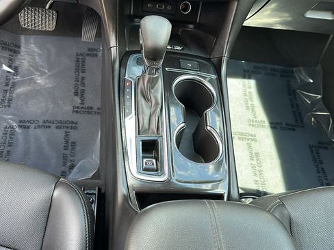 Used 2022 Chevrolet Equinox Premier image 22