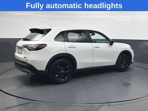 Used 2023 Honda HR-V Sport image 4