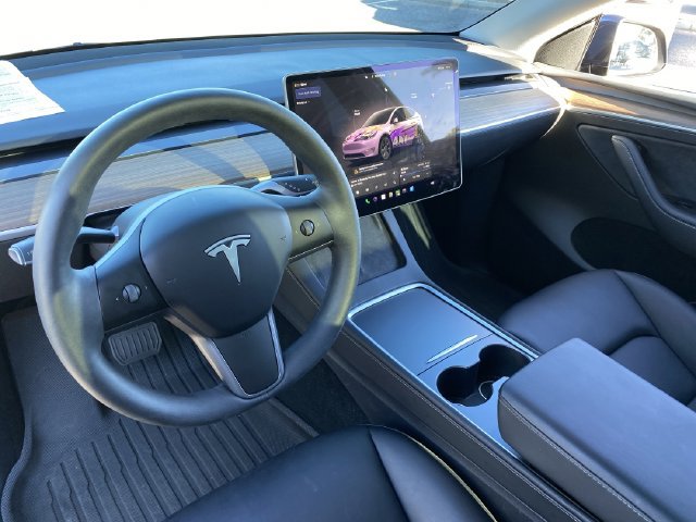 Used 2025 Tesla Model Y Long Range RWD image 20