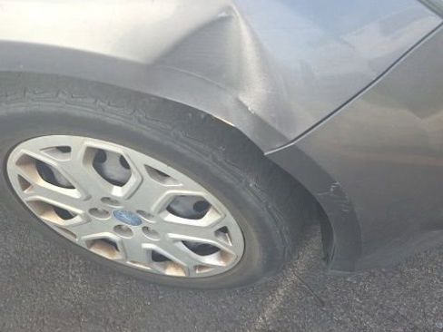 Used 2012 Ford Focus SE image 1