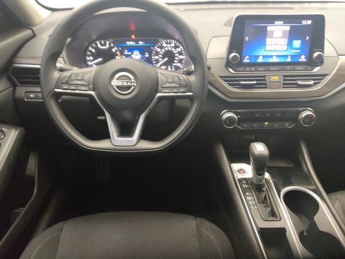 Used 2024 Nissan Altima 2.5 SV FWD image 22