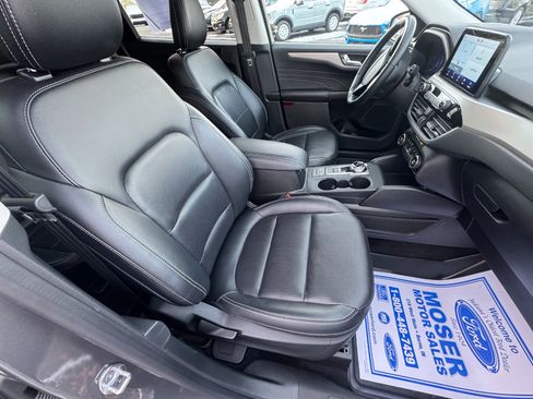 Used 2021 Ford Escape SEL w/ Technology Package image 24
