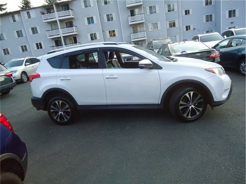 Used 2015 Toyota RAV4 Limited w/ Technology Package AWD/4WD image 5