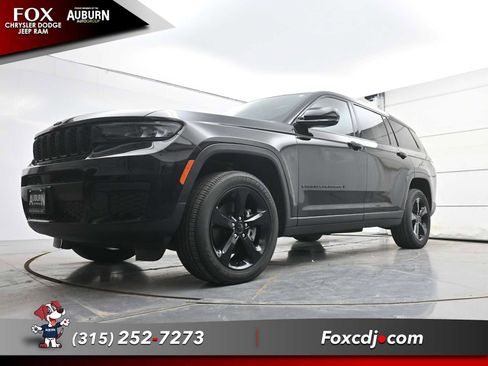 Used 2023 Jeep Grand Cherokee L Laredo image 19