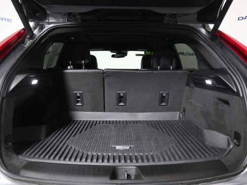 Used 2023 Cadillac XT4 Luxury w/ Cold Weather Package FWD image 8