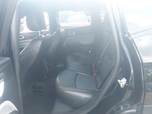 Used 2025 Jeep Compass Latitude AWD/4WD image 28