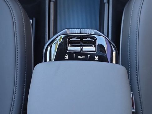 New 2026 Volvo EX30 Plus image 16