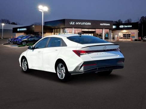 New 2025 Hyundai Elantra Sport image 5
