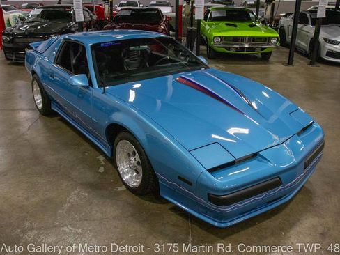 Used 1988 Pontiac Firebird Formula image 9