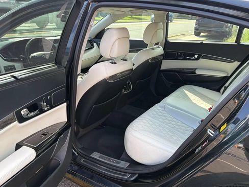 Used 2017 Kia K900 Luxury w/ VIP Plus Package RWD image 27
