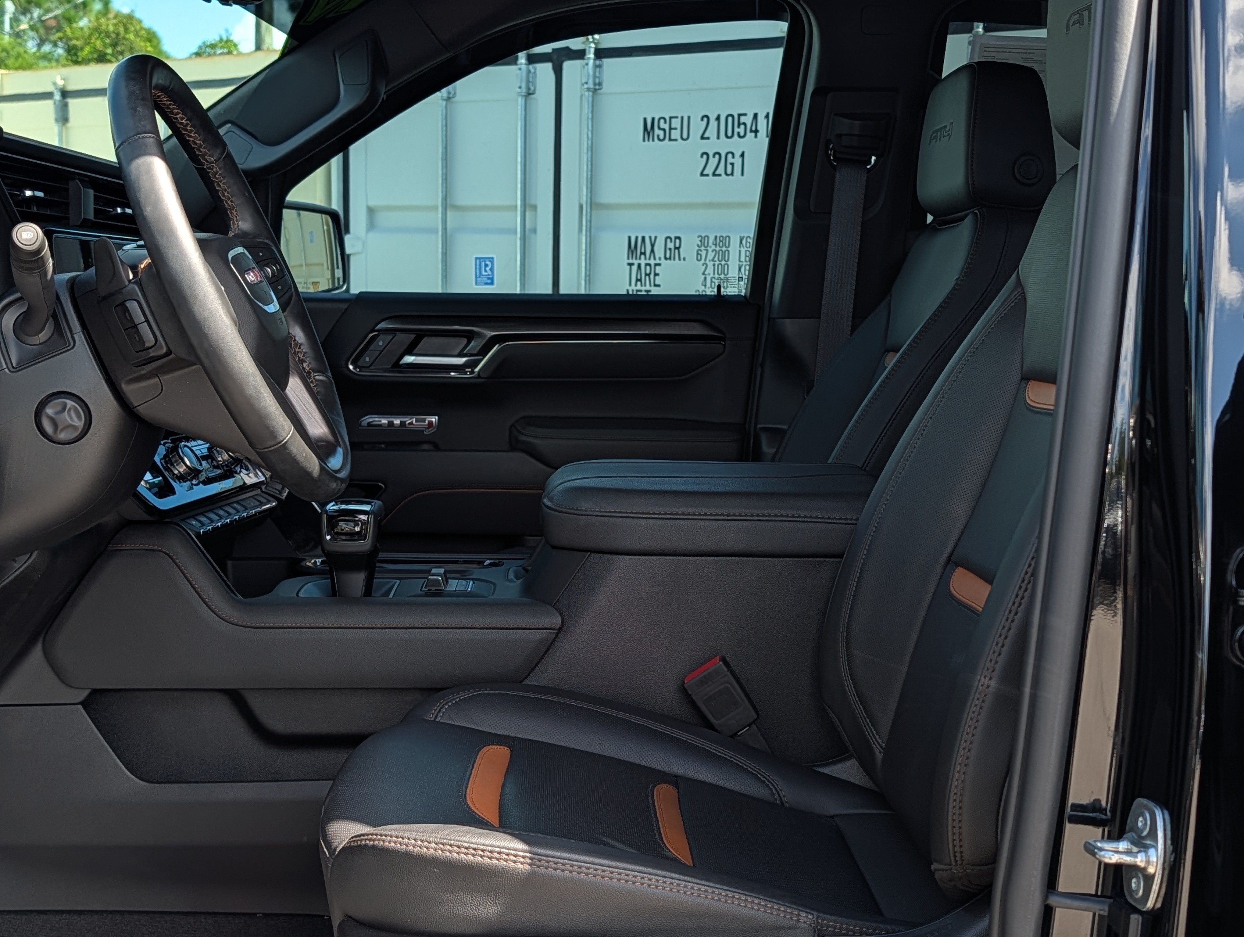 Used 2025 GMC Sierra 1500 AT4 w/ Technology Package AWD/4WD image 44
