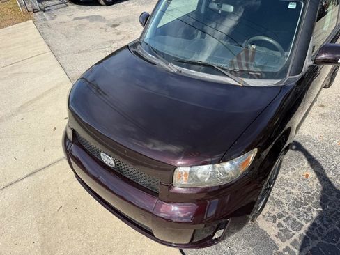 Used 2010 Scion xB FWD image 9