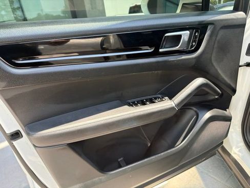 Used 2020 Porsche Cayenne AWD/4WD image 42