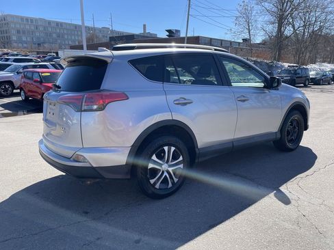 Used 2016 Toyota RAV4 LE image 8