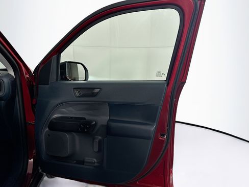 Used 2025 Ford Maverick Lariat w/ Black Appearance Package image 32