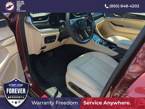 Used 2025 Jeep Grand Cherokee Limited w/ Trailer Tow Package AWD/4WD image 10