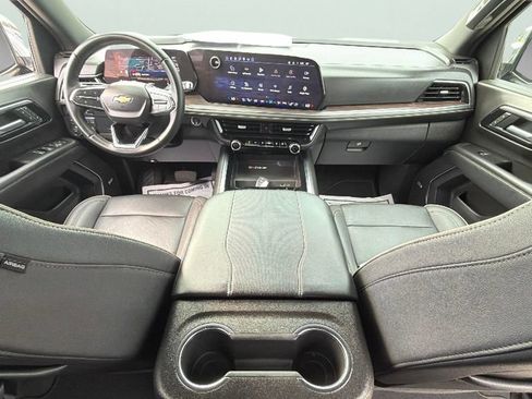 Certified 2025 Chevrolet Suburban Premier AWD/4WD image 34