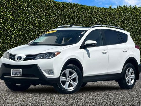 Used 2013 Toyota RAV4 XLE AWD/4WD image 8