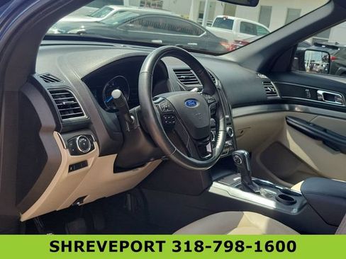 Used 2018 Ford Explorer XLT w/ Equipment Group 202A FWD image 10