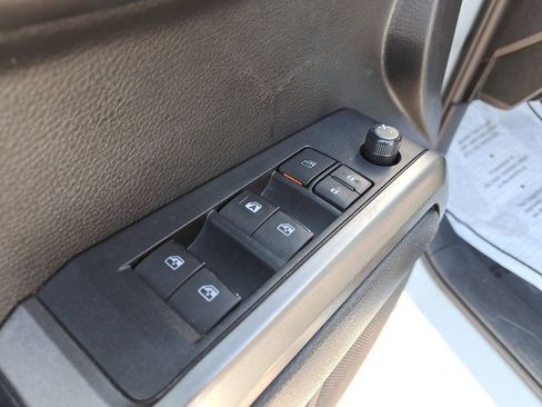 Used 2020 Toyota Tacoma SR5 image 13