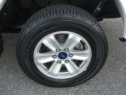 Used 2018 Ford F150 XLT w/ Trailer Tow Package image 4