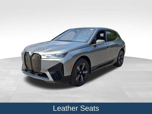 Used 2023 BMW iX xDrive50 w/ Sport Package AWD/4WD image 4