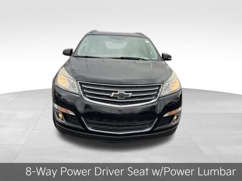 Used 2017 Chevrolet Traverse LT w/ Style and Technology Package image 2