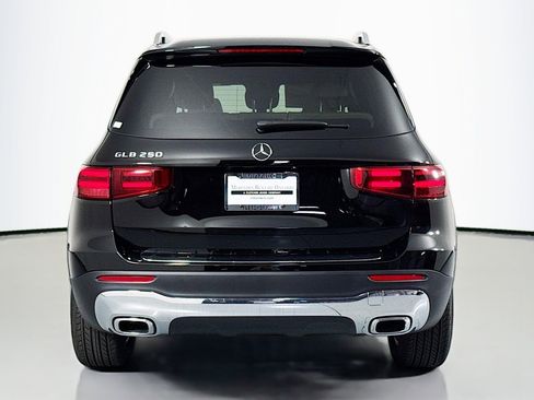 New 2026 Mercedes-Benz GLB 250 image 3