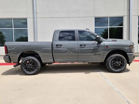 New 2026 RAM 1500 2WD Crew Cab image 2
