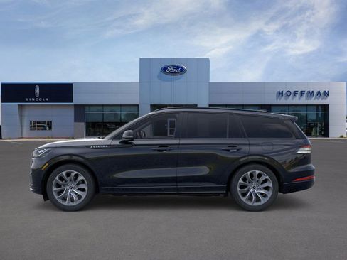 New 2026 Lincoln Aviator AWD w/ Jet Appearance Package image 3