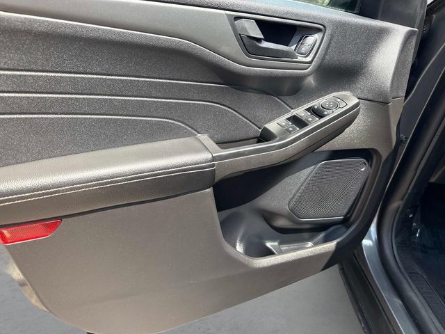 Used 2025 Ford Escape Active FWD image 17