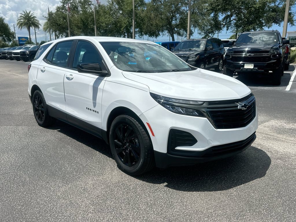 Certified 2024 Chevrolet Equinox LS w/ Sport Edition FWD image 3