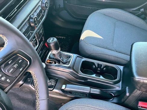 Used 2024 Jeep Wrangler Sport S image 8