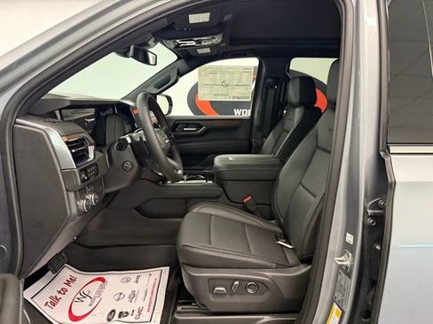 New 2026 GMC Yukon Denali w/ Sun & Power Step Package image 11