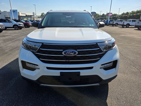 Used 2023 Ford Explorer XLT w/ Equipment Group 202A AWD/4WD image 8