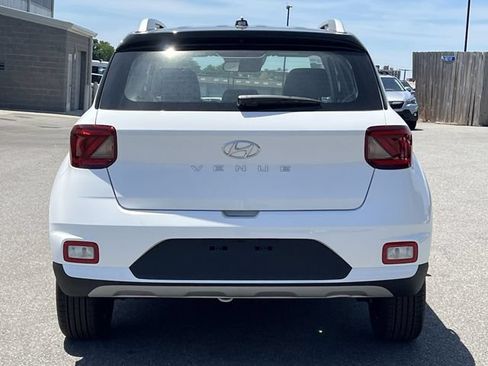 New 2026 Hyundai Venue SEL FWD image 12