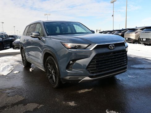 Used 2025 Toyota Grand Highlander AWD image 2