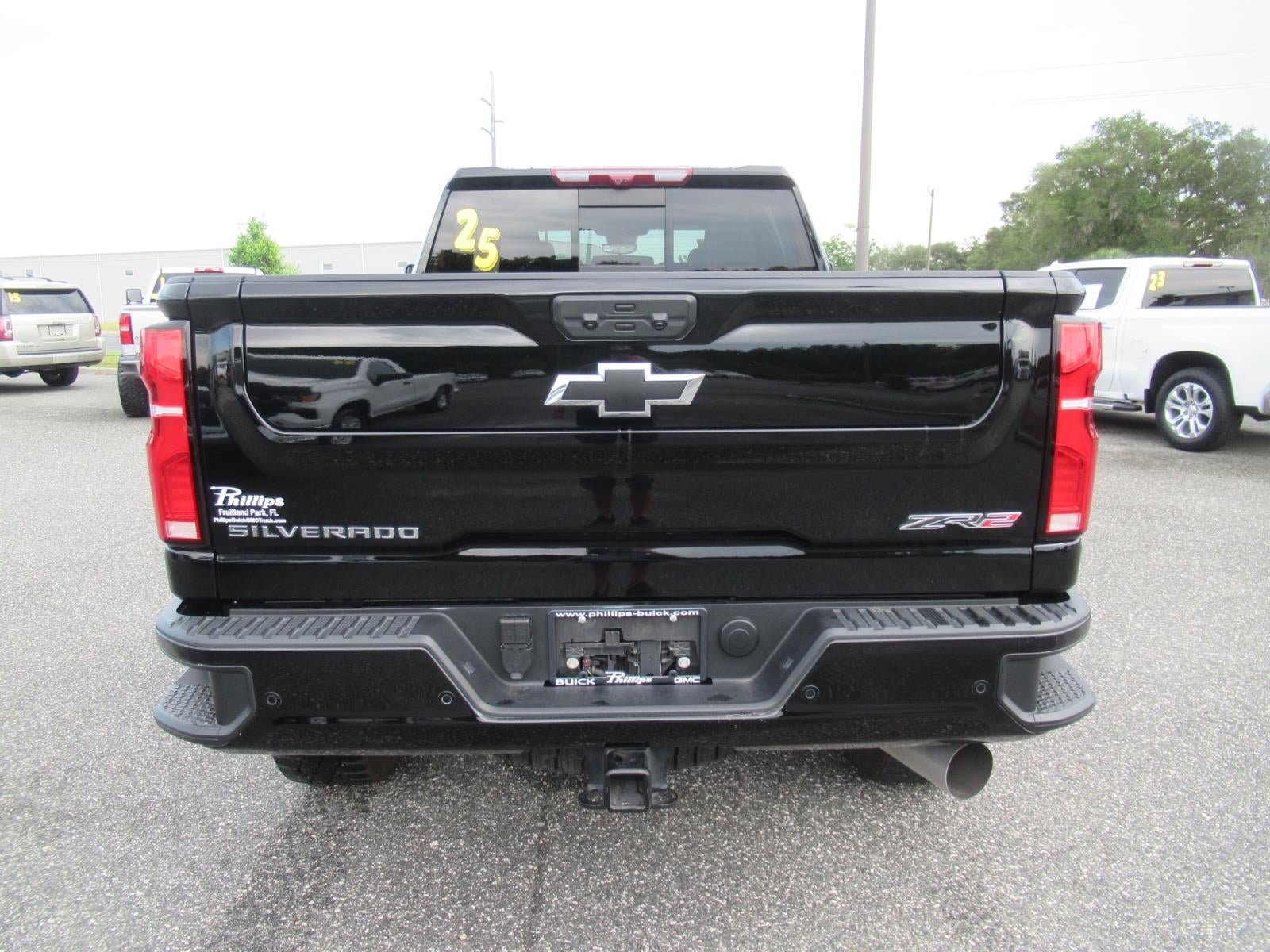 Used 2025 Chevrolet Silverado 2500 ZR2 w/ Technology Package AWD/4WD image 6