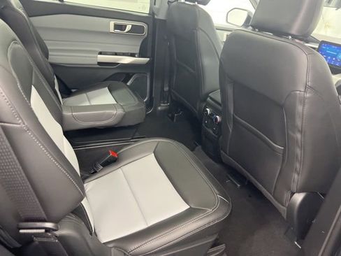 Used 2024 Ford Explorer XLT w/ Equipment Group 202A image 23