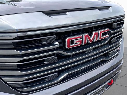 Used 2024 GMC Sierra 1500 AT4 w/ Technology Package AWD/4WD image 30