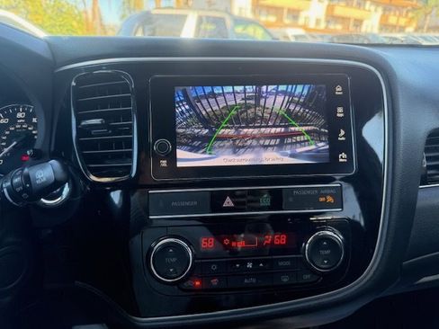 Used 2019 Mitsubishi Outlander SE image 7