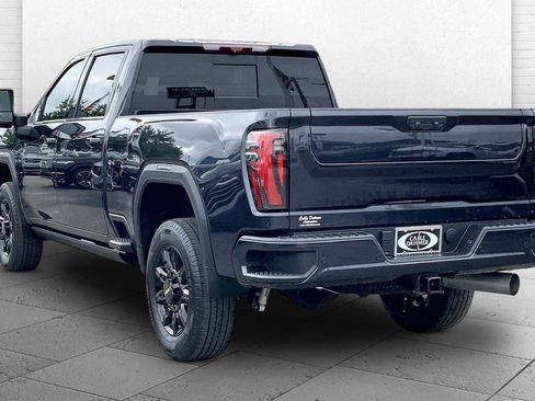 Used 2024 GMC Sierra 2500 AT4 w/ AT4 Premium Plus Package AWD/4WD image 11