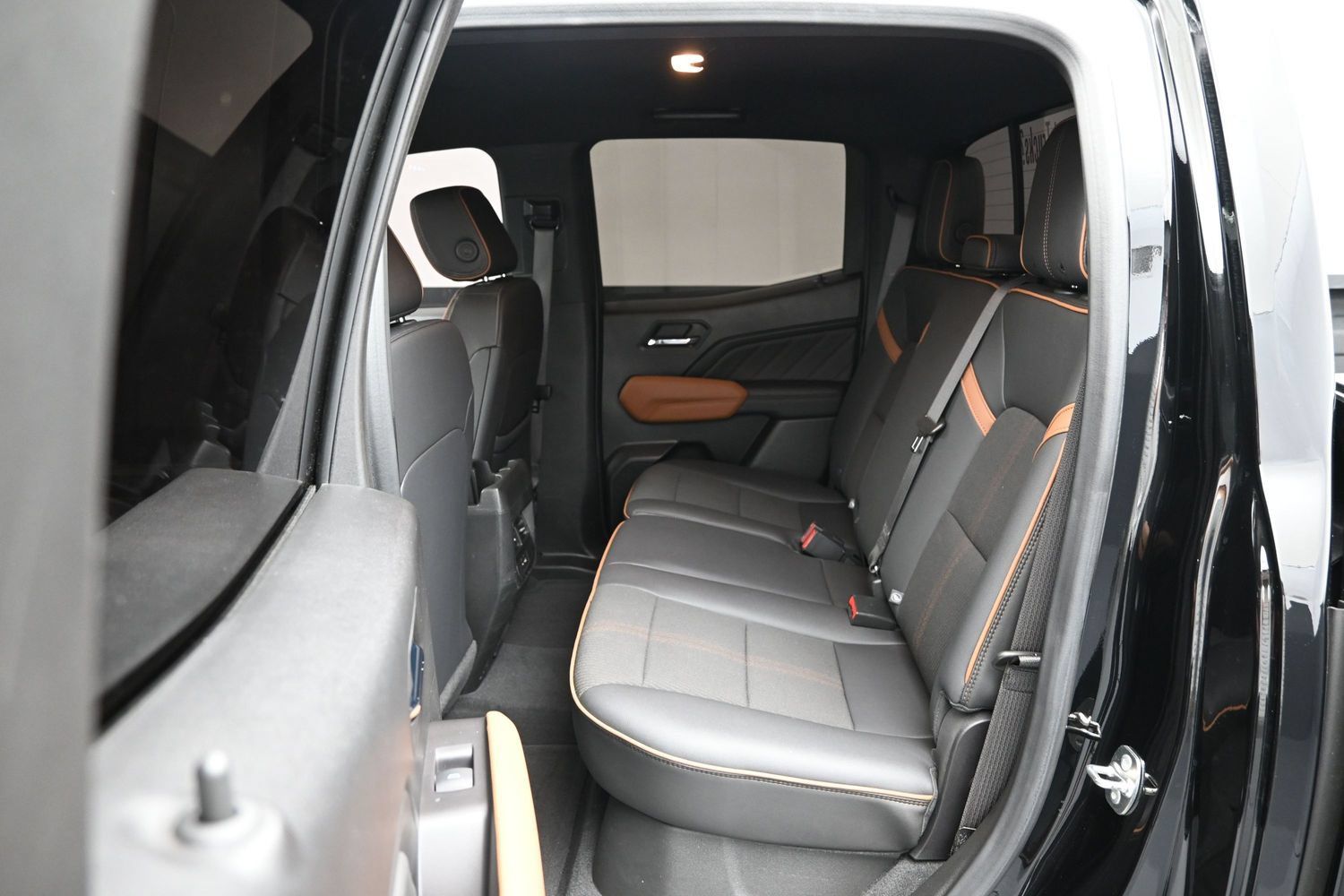 Used 2024 GMC Canyon AT4 w/ Technology Package AWD/4WD image 11