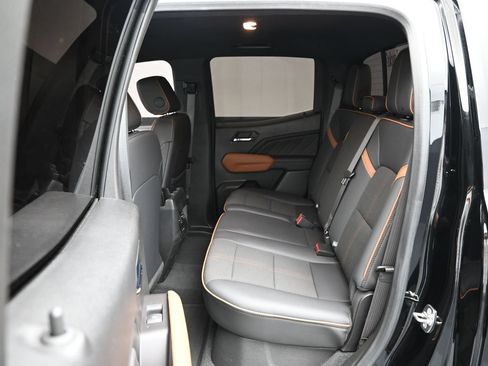 Used 2024 GMC Canyon AT4 w/ Technology Package AWD/4WD image 11