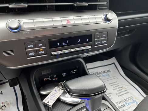 Used 2025 Hyundai Kona SEL FWD image 20