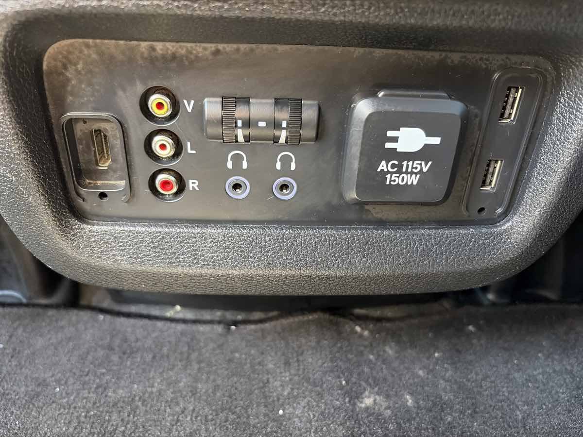Used 2018 Honda Pilot Touring image 17