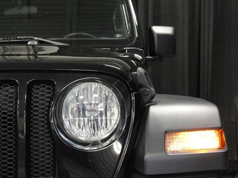 Used 2022 Jeep Wrangler Unlimited Sport AWD/4WD image 22