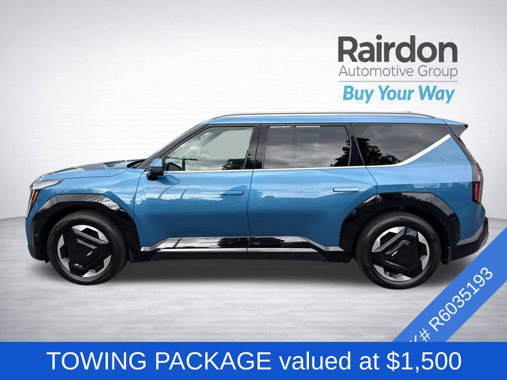 Used 2024 Kia EV9 Land w/ Towing Package AWD/4WD image 2