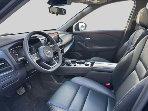 Used 2023 Nissan Rogue SV w/ SV Premium Package AWD/4WD image 16